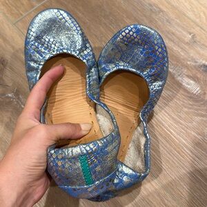 Paradise Blue Tieks Size 7